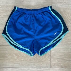 Nike Women's Athletic Shorts - Medium
